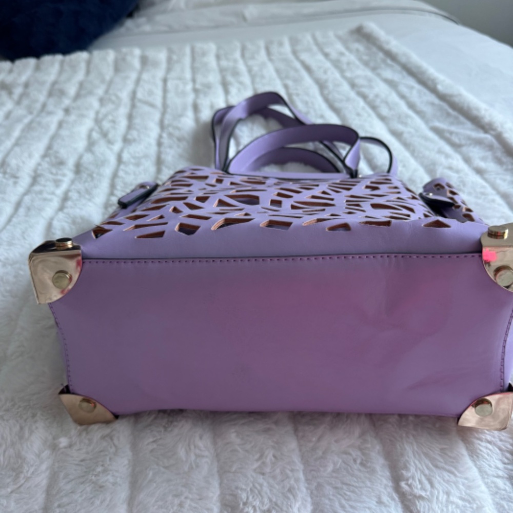 Handbag - Picture 3 of 4